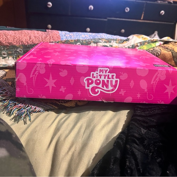 Brand new never opened my little pony action figure set - Picture 2 of 5